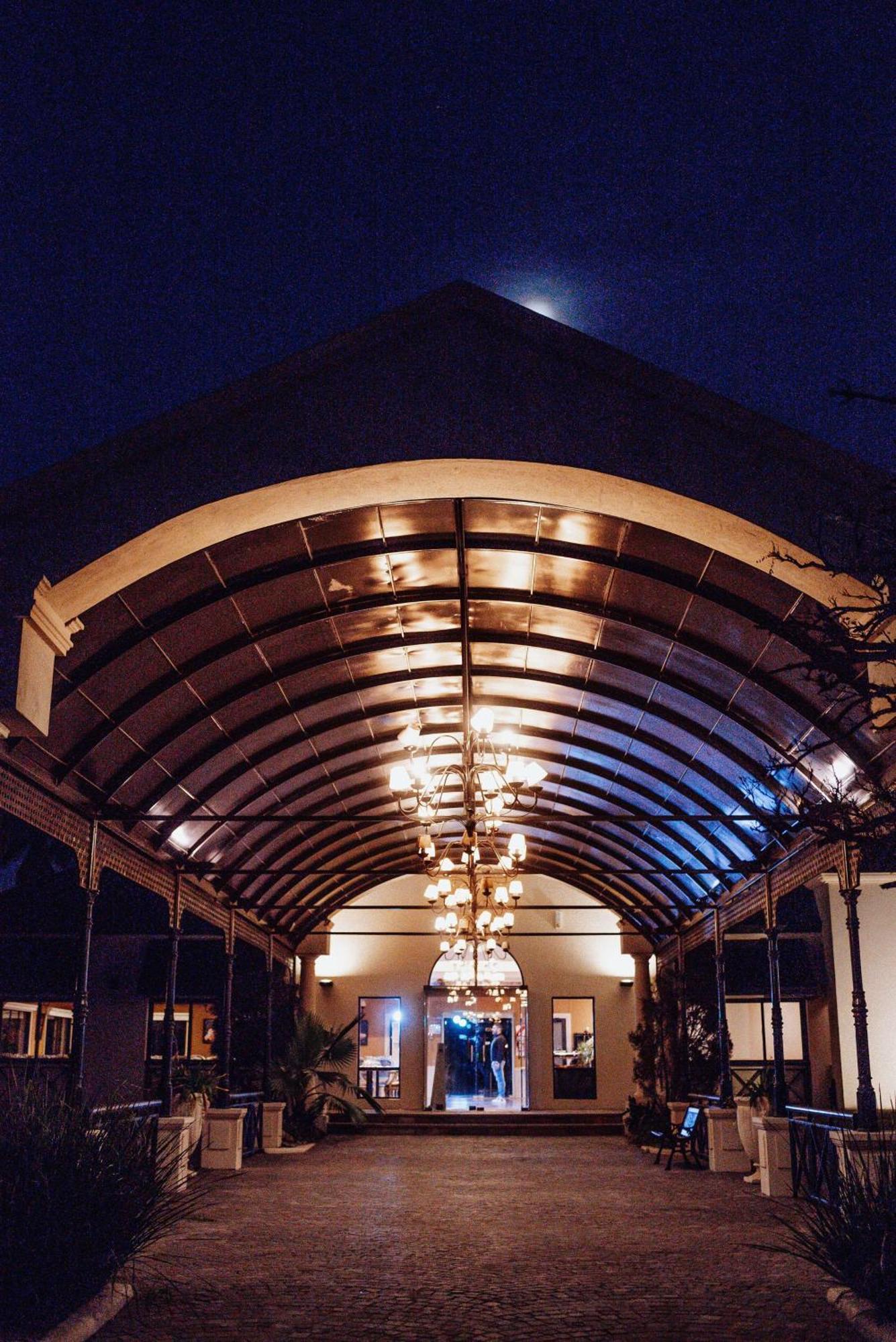 Hotel Hilton Pilar Zewnętrze zdjęcie